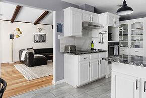 HOT TUB Tranquil Escape Pool Gym