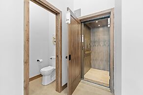 Ina's Way Townhomes, Unit B