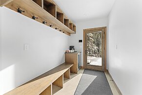 Ina's Way Townhomes, Unit B