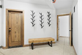 Ina's Way Townhomes, Unit B