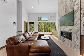 Ina's Way Townhomes, Unit B