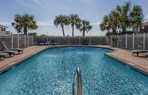 Courageous Beach House Suite D