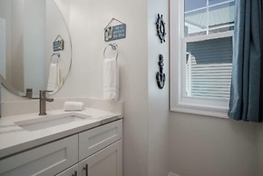 Courageous Beach House Suite D