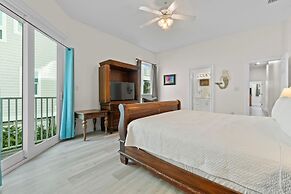 Courageous Beach House Suite D