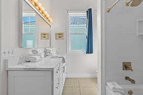 Courageous Beach House Suite D