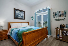 Courageous Beach House Suite D