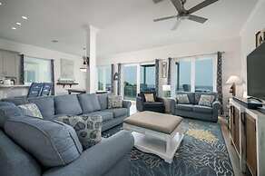 Courageous Beach House Suite D