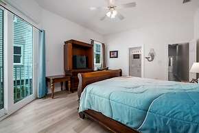 Courageous Beach House Suite D