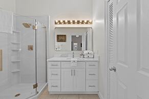 Courageous Beach House Suite D