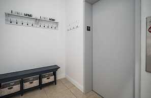 Courageous Beach House Suite D