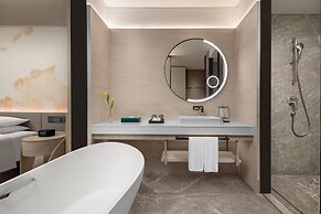 HUALUXE Resort Beihai Silver Beach by IHG
