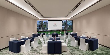 HUALUXE Resort Beihai Silver Beach by IHG