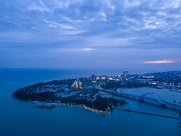 HUALUXE Resort Beihai Silver Beach by IHG