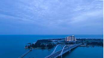 HUALUXE Resort Beihai Silver Beach by IHG