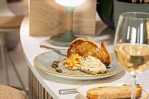 voco Zeal Exeter Science Park by IHG