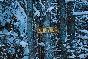Bear Mountain Lodge