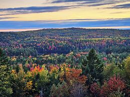 Bear Mountain Lodge