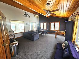 Bear Mountain Lodge