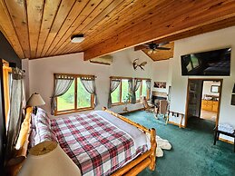 Bear Mountain Lodge