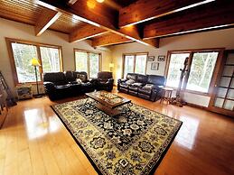 Bear Mountain Lodge