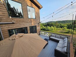 Bear Mountain Lodge