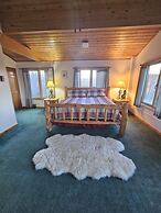 Bear Mountain Lodge