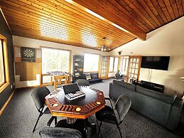 Bear Mountain Lodge