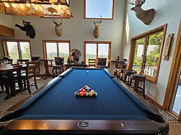 Bear Mountain Lodge