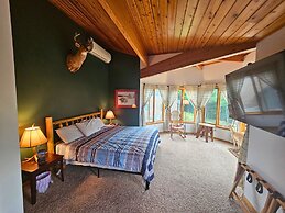 Bear Mountain Lodge