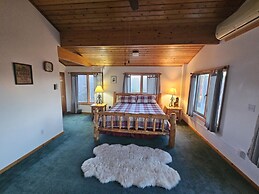 Bear Mountain Lodge