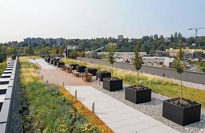 Modern Studio Steps to UW