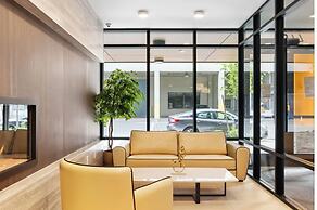 Modern Studio Steps to UW