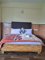 Khi Gha Thang Retreat