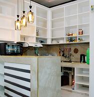 Rb's Three Storey House