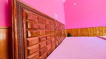 Snow and Field View Homestay