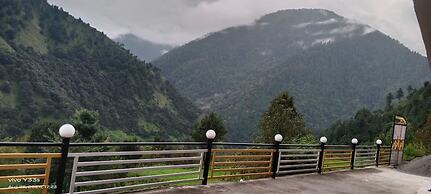 Snow and Field View Homestay