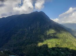 Snow and Field View Homestay