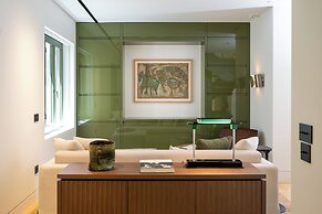 Athens Capital Suites-Mgallery Collection