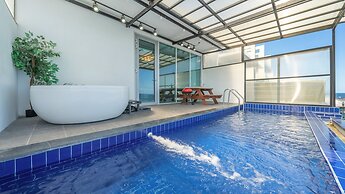 Yeongdeok Chaeumneul Poolvilla