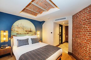 Levni Istanbul Hotel Handwritten Collection