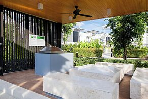 Laguna Park 3BR Townhome by NLA