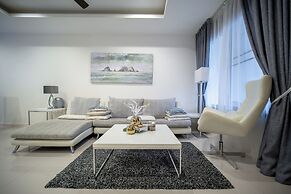 Laguna Park 3BR Townhome by NLA