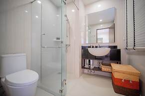 Laguna Park 3BR Townhome by NLA