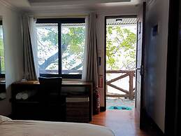 Dive and Trek Resort & Marine Sanctuary