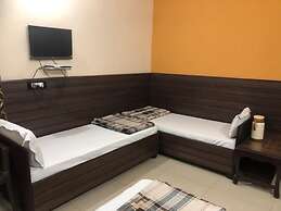 Goroomgo Gs Paradise Amritsar