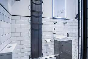 Overland Road 4 Bed House Mumbles