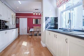 Overland Road 4 Bed House Mumbles