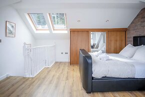 Overland Road 4 Bed House Mumbles