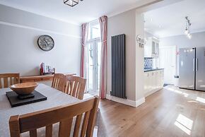 Overland Road 4 Bed House Mumbles