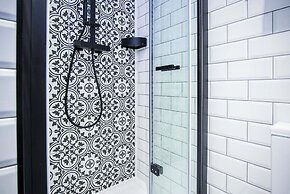 Overland Road 4 Bed House Mumbles